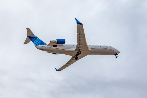 CRJ200 UA Flying