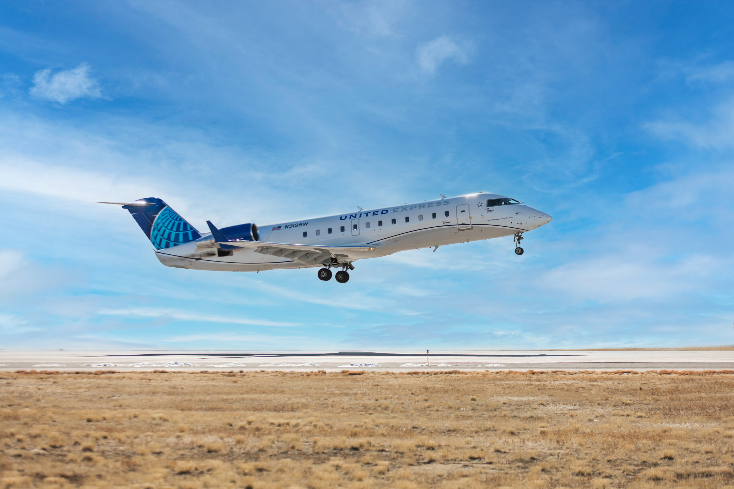 CRJ200 UA Takeoff